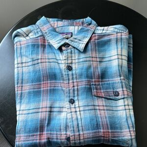 Patagonia Men's Casual Blue and Red Plaid Shirt